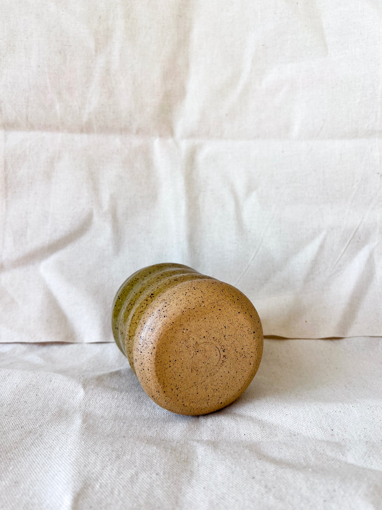 Olive Wavy Cup
