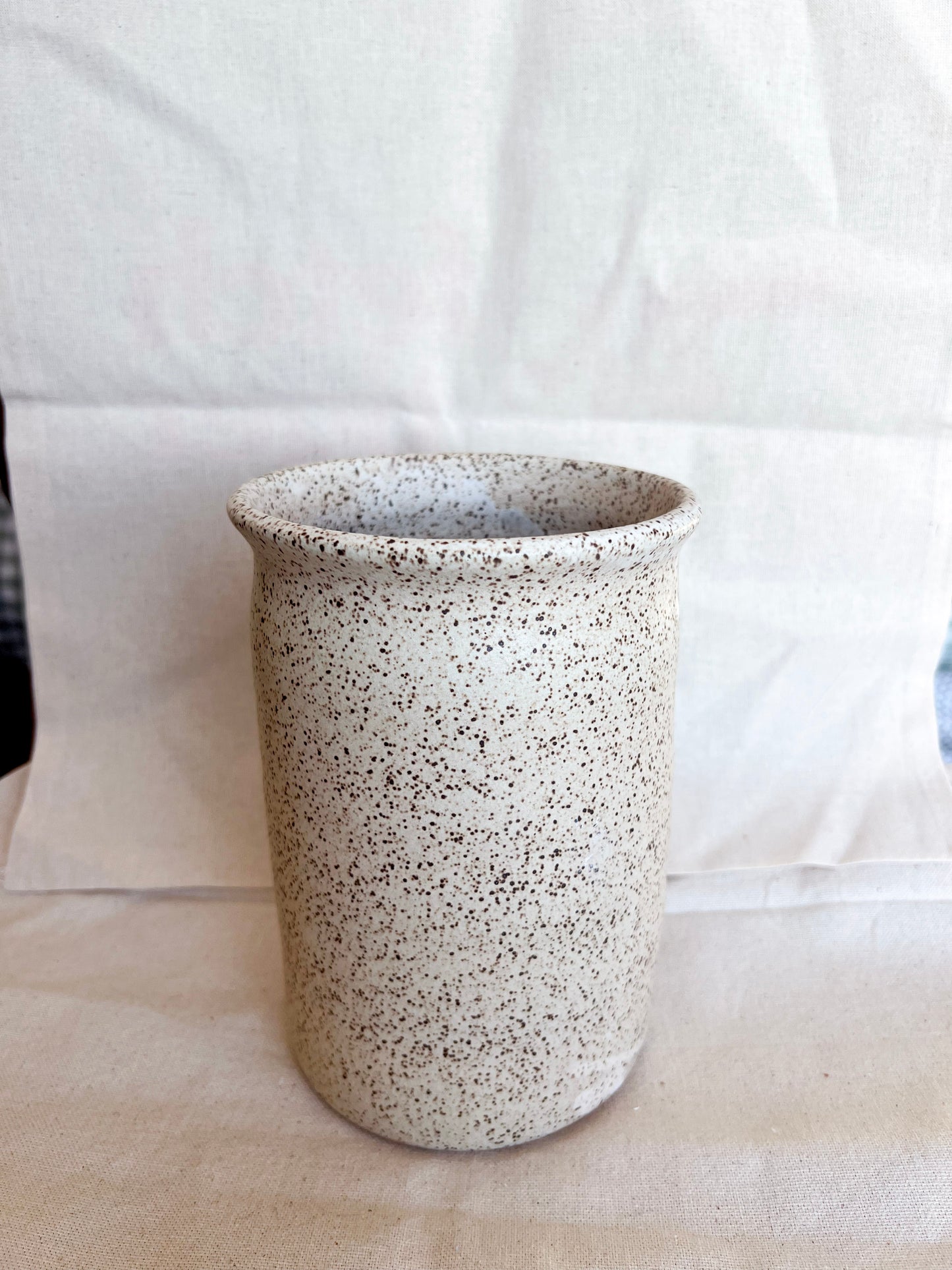 Speckled White Vase (Wide)