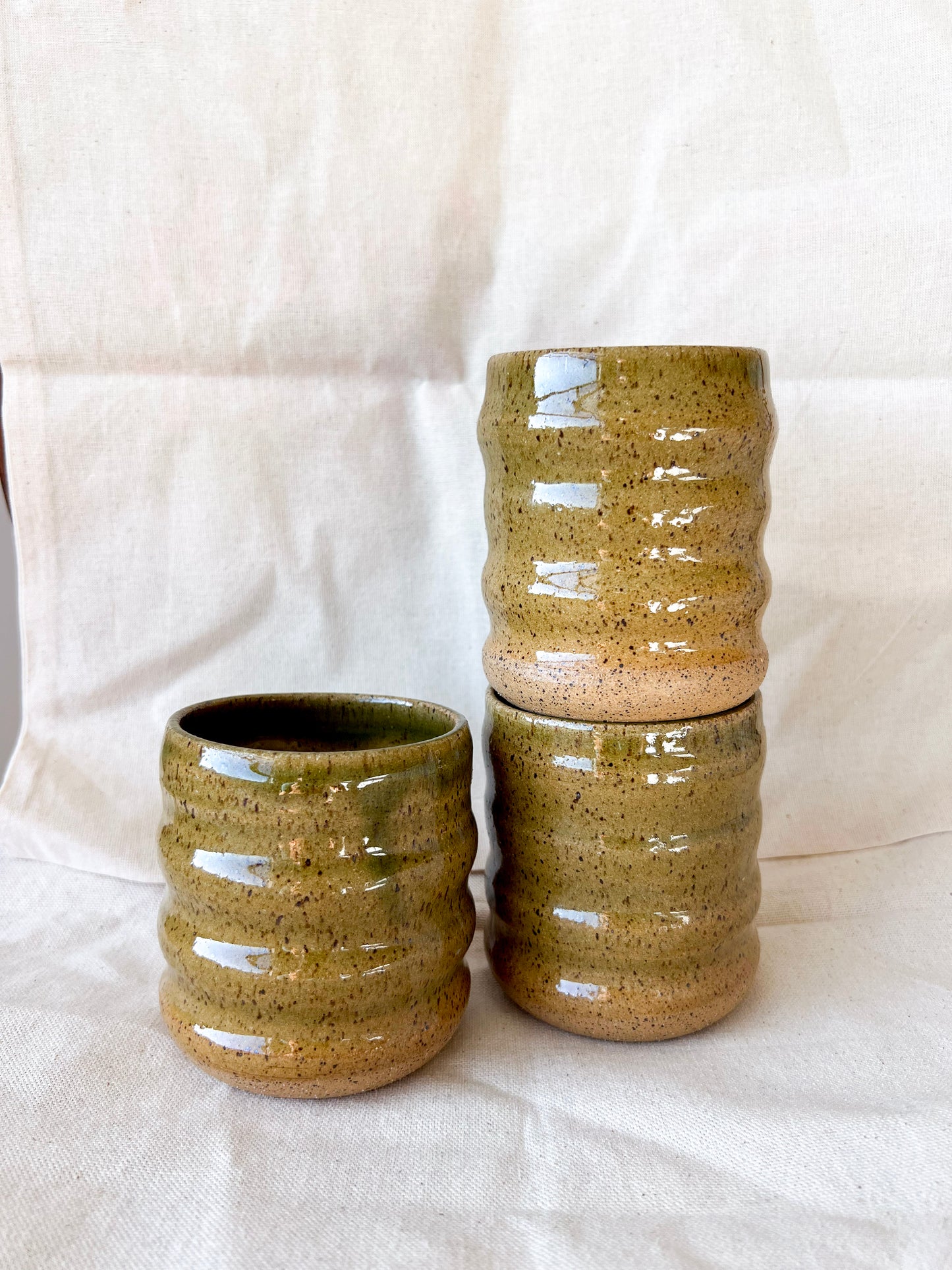 Olive Wavy Cup