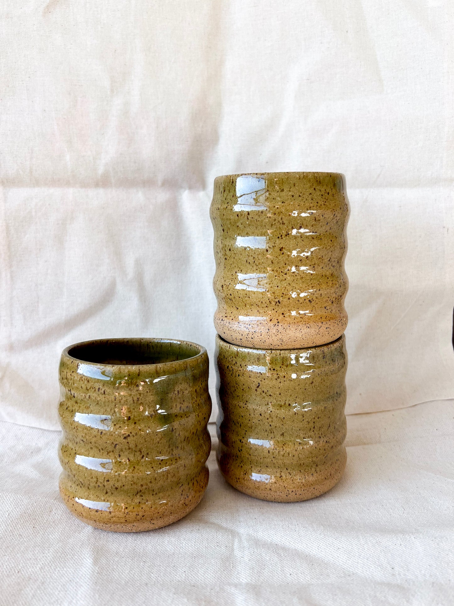 Olive Wavy Cup