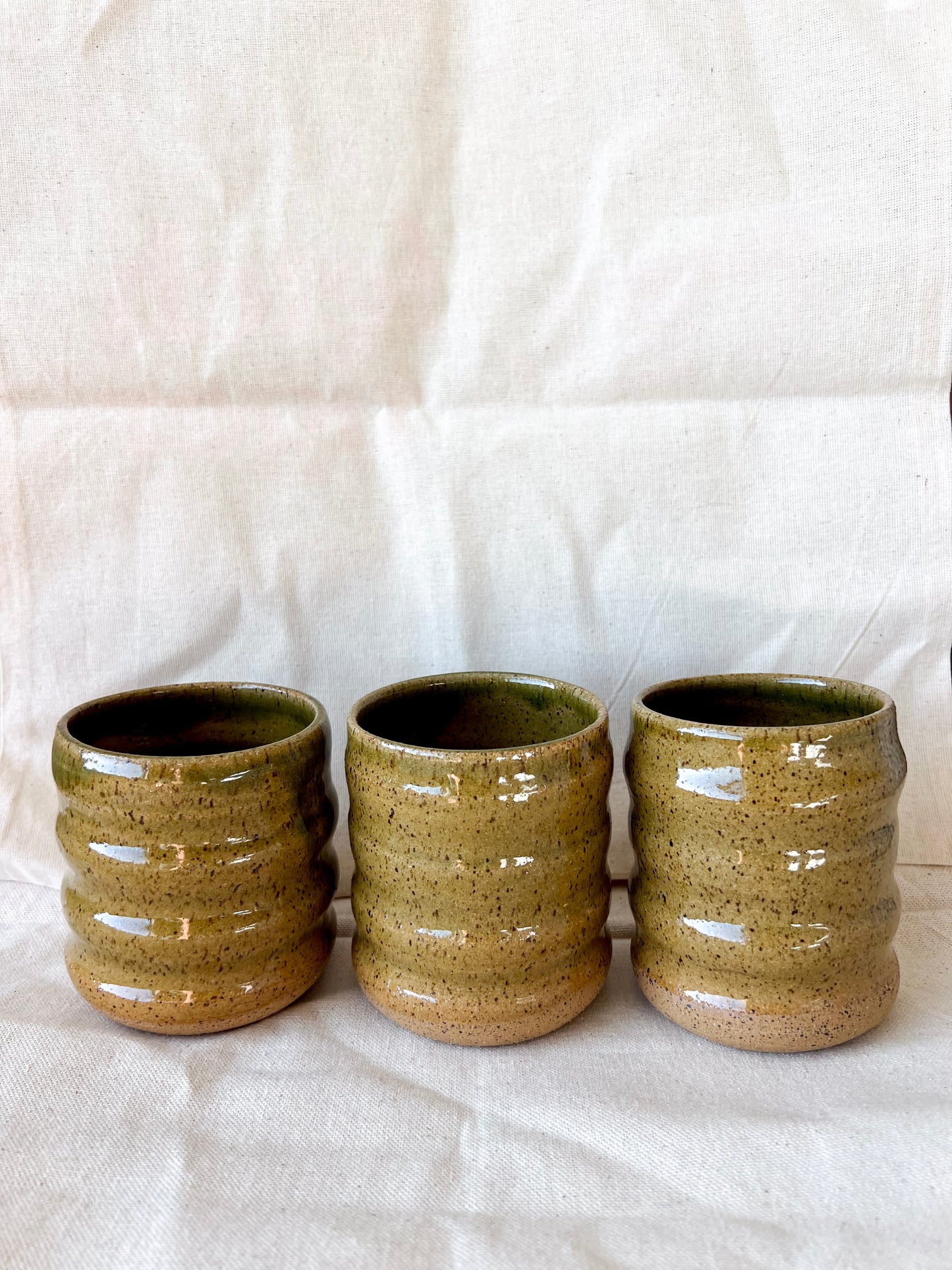 Olive Wavy Cup