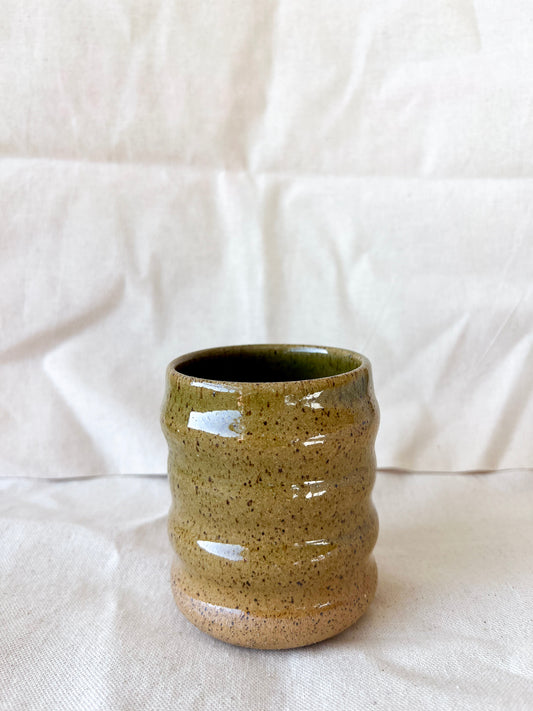 Olive Wavy Cup