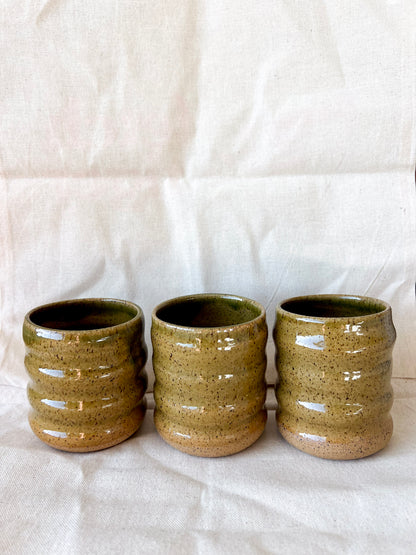 Olive Wavy Cup